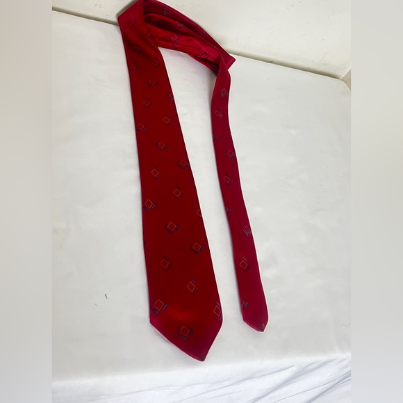 Van Hausen Classic Wide Red Silk Tie OS - Picture 7 of 12
